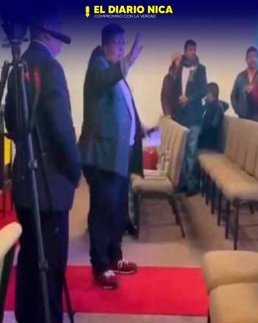 Pastor enfurece y corre a feligreses de su iglesia