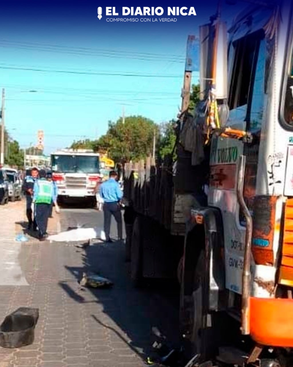 Conductora de moto fallece al ser arrollada por camión