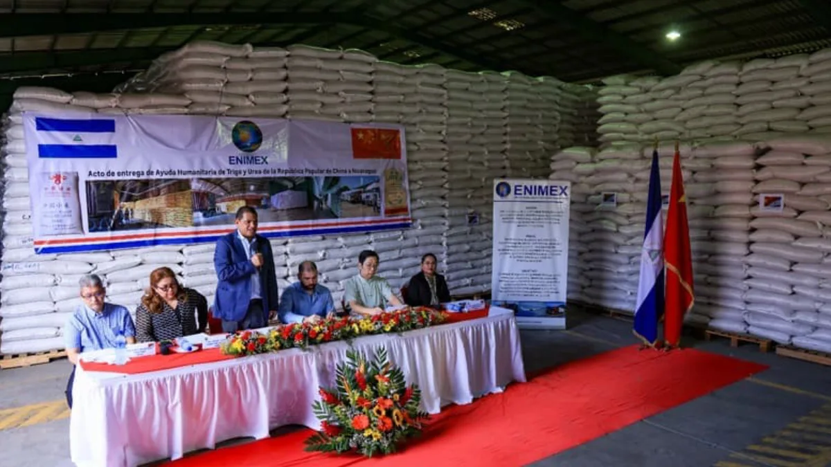 China entrega a Nicaragua donativo de trigo y urea