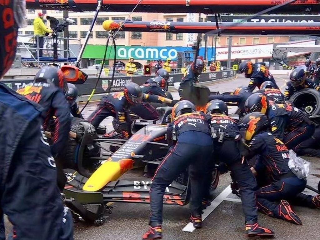 Red Bull no quiere dejar a Verstappen solo frente al desafío - El Diario  Nica