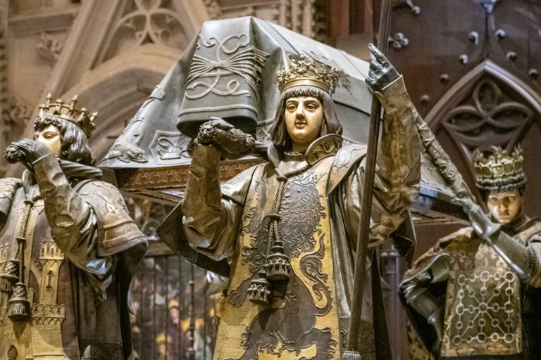 Los huesos de Colón están en la Catedral de Sevilla