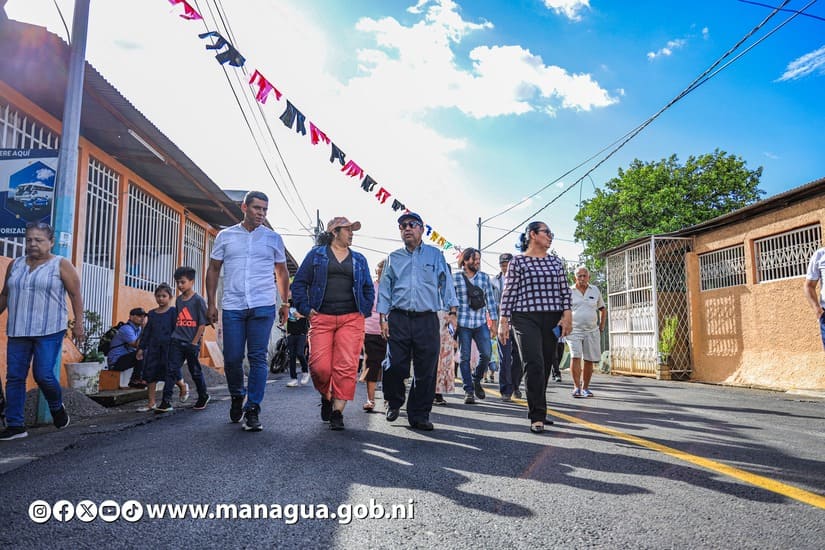 Colonia 14 de Septiembre reciben calles pavimentadas