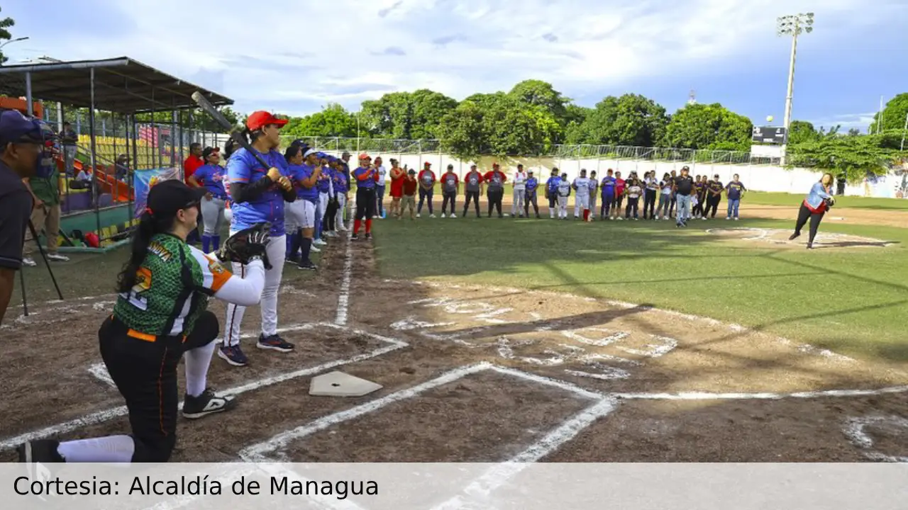 Inicia liga de softbol femenino «Madres Victoriosas»