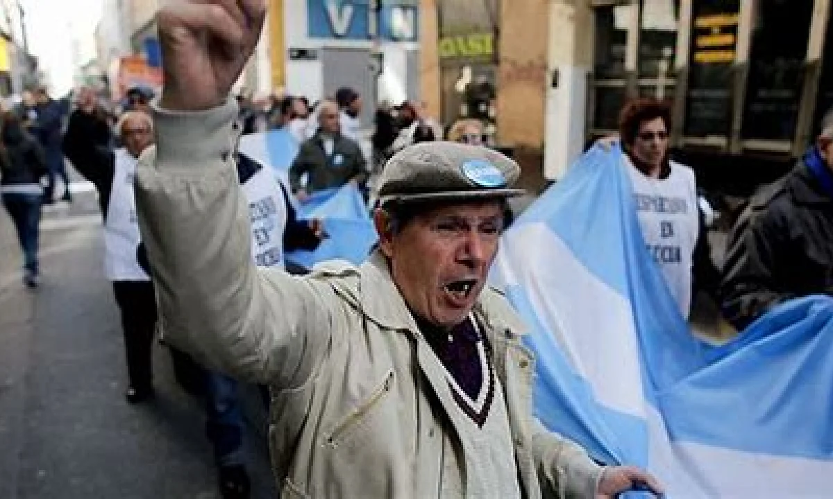 Argentinos jubilados en crisis