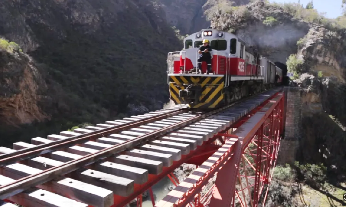 Gobierno de Perú, anunció que impulsara un proyecto ferroviario