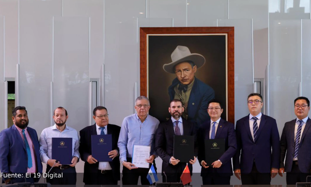 Nicaragua y China, firmaron contratos para la ejecución del Proyecto Solar ENESOLAR 3