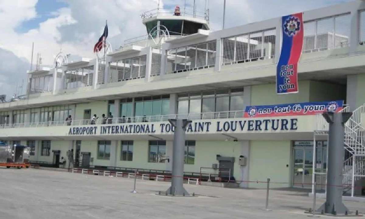 Aeropuerto de Haití cierra tras jornada violenta