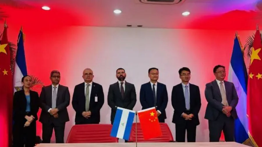 Empresarios Cumbre Empresarial China-Latinoamérica y el Caribe Realizan Recorrido Turístico por Granada