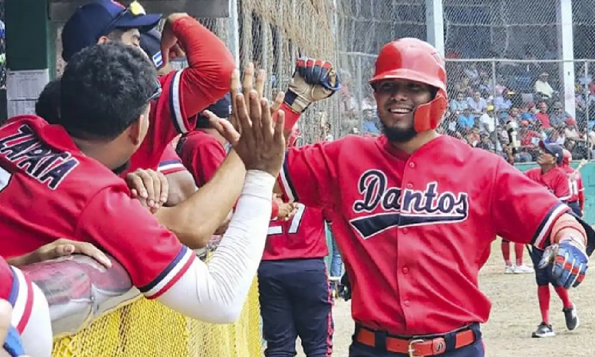 Bóer y Dantos se mantienen en la serie