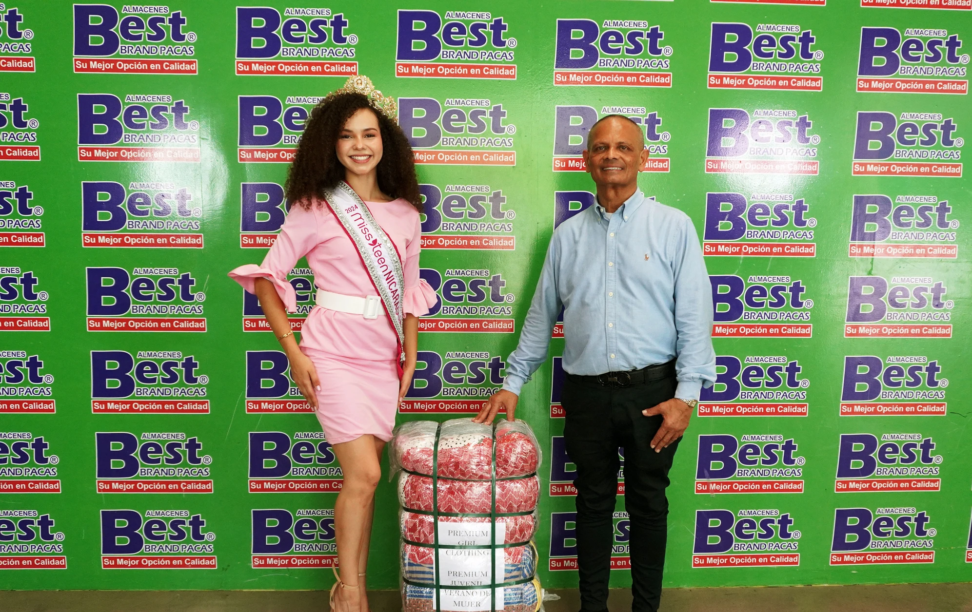 Miss Teen Nicaragua visita Best Brand Pacas