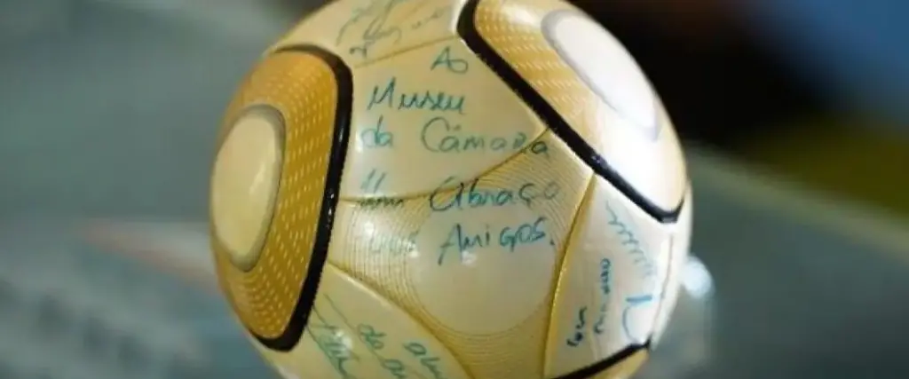 17 años por robar balón de Neymar