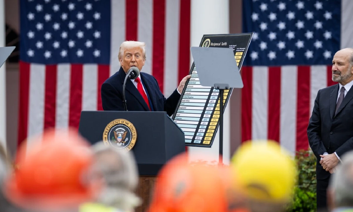 Trump impondrá un arancel del 100 % a China