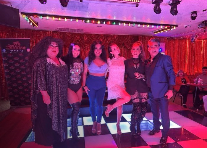 Selena Gomez baila “El Tucanazo” con Benny Blanco