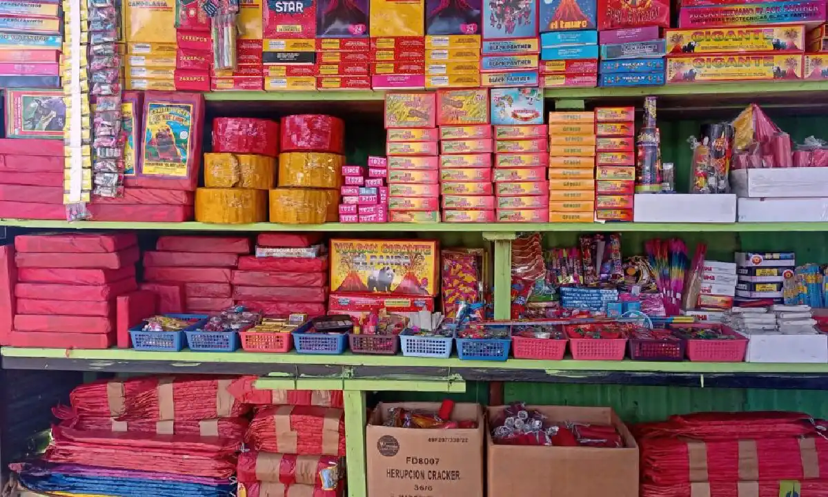 Comerciantes reportan altas ventas de pólvora