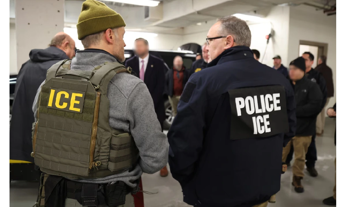 EE.UU. retira a 700 agentes del ICE